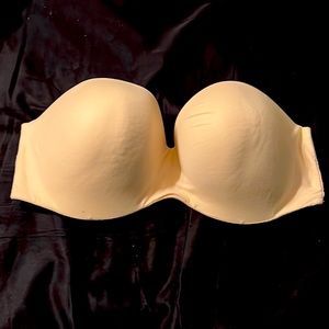40D Victoria’s Secret Body by Victoria Nude Strapless Bra